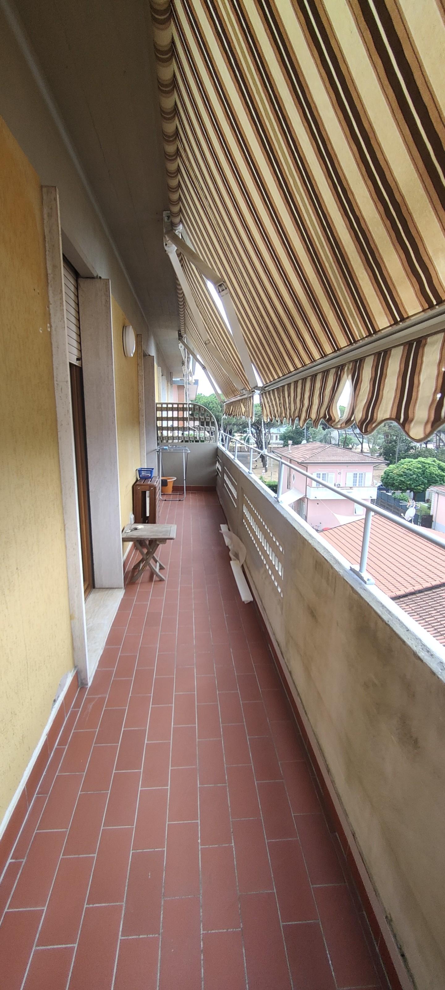 Appartamento con terrazzo, Carrara marina di