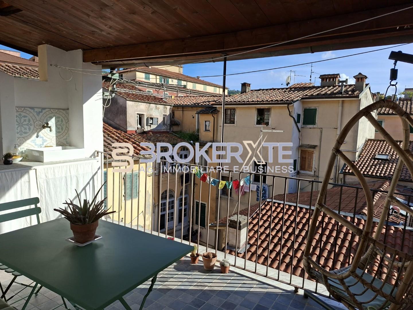 Casa indipendente in vendita, Carrara centro