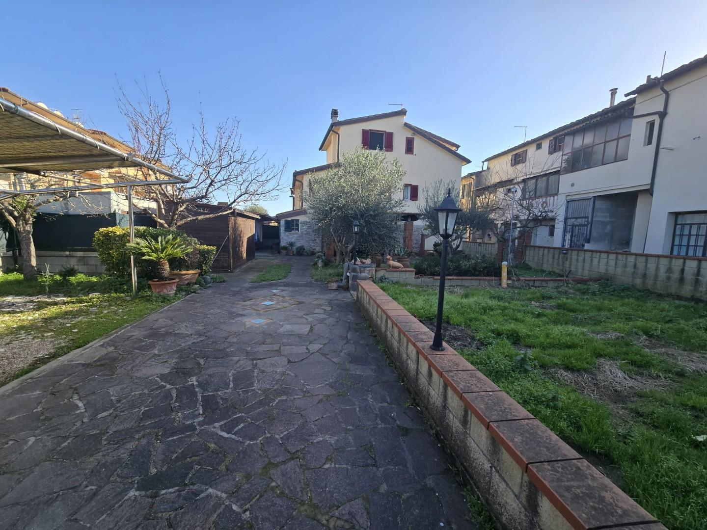 Casa indipendente con giardino, Pontedera pardossi