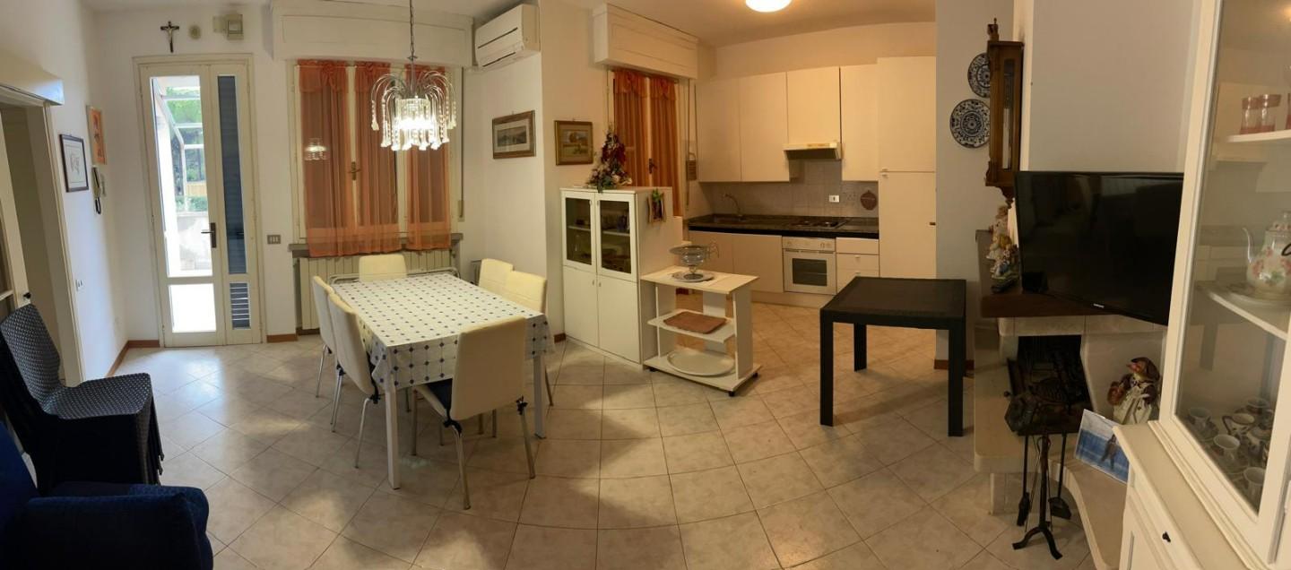 Trilocale con giardino, Bibbona marina di