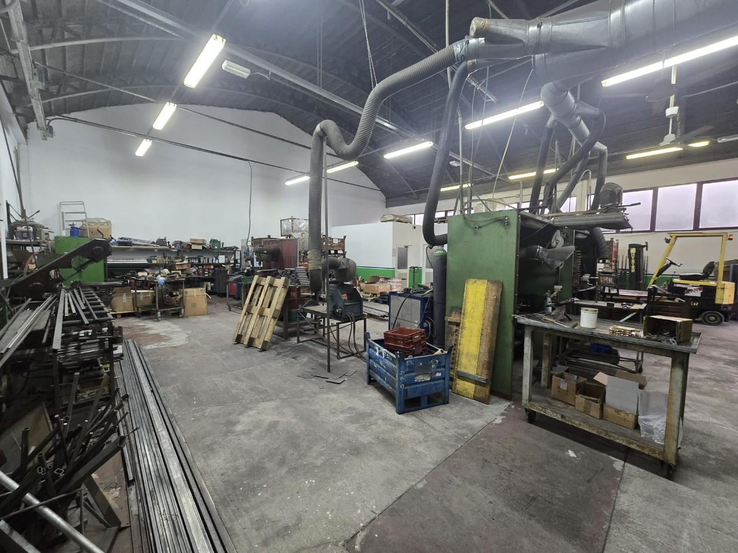 Capannone in vendita a Pontedera