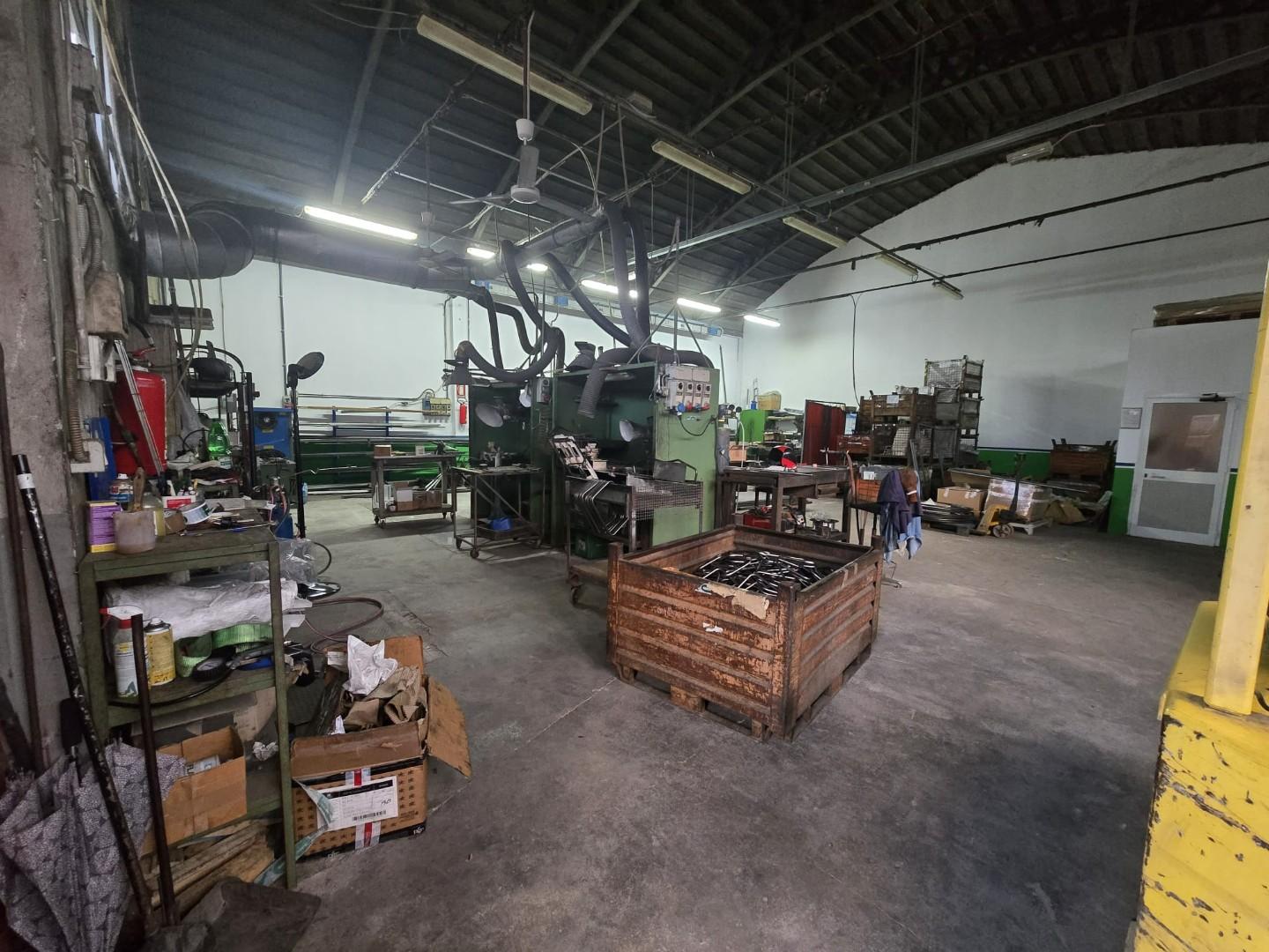 Capannone in vendita a Pontedera