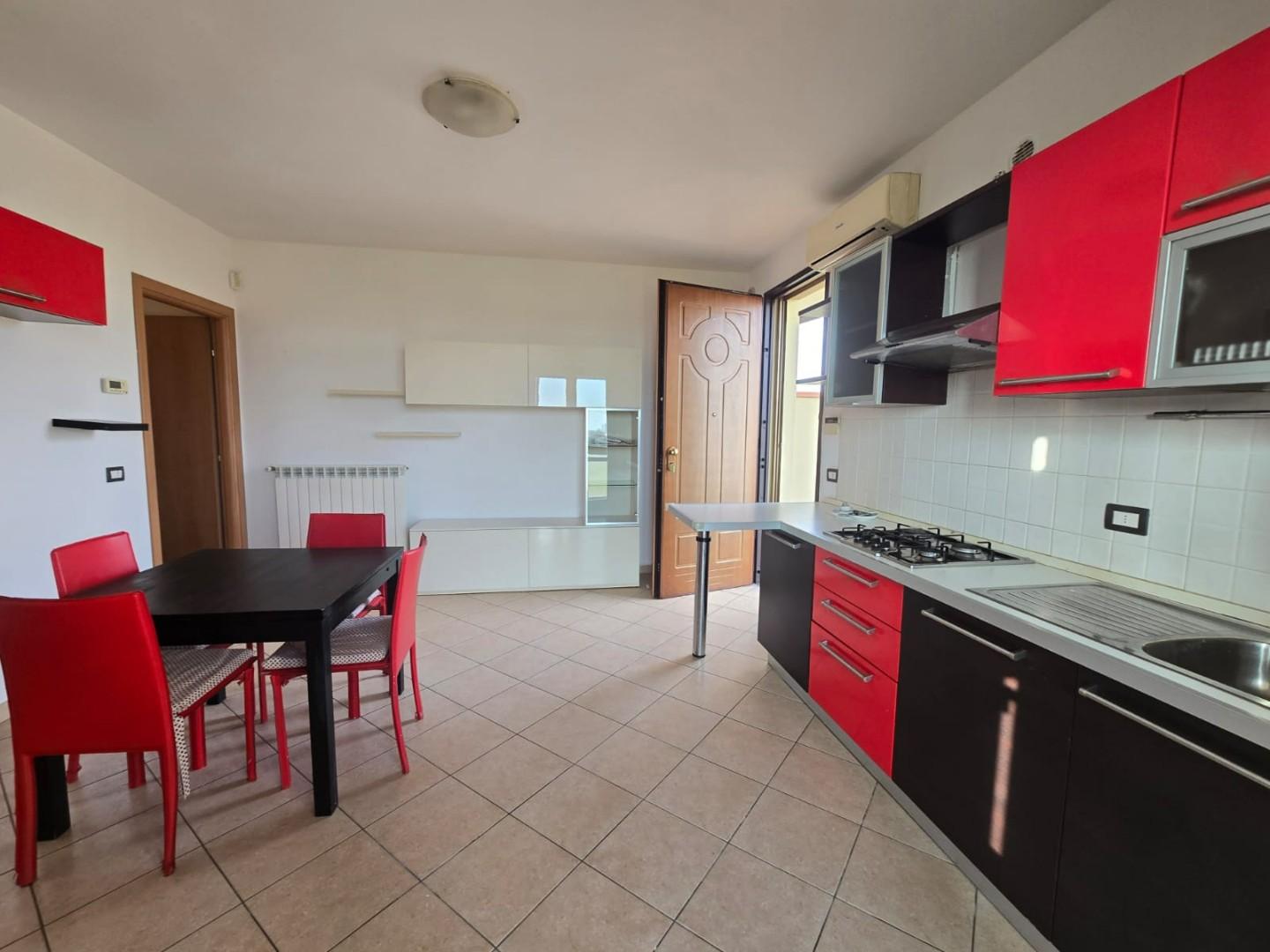 Trilocale con terrazzi, Calcinaia fornacette