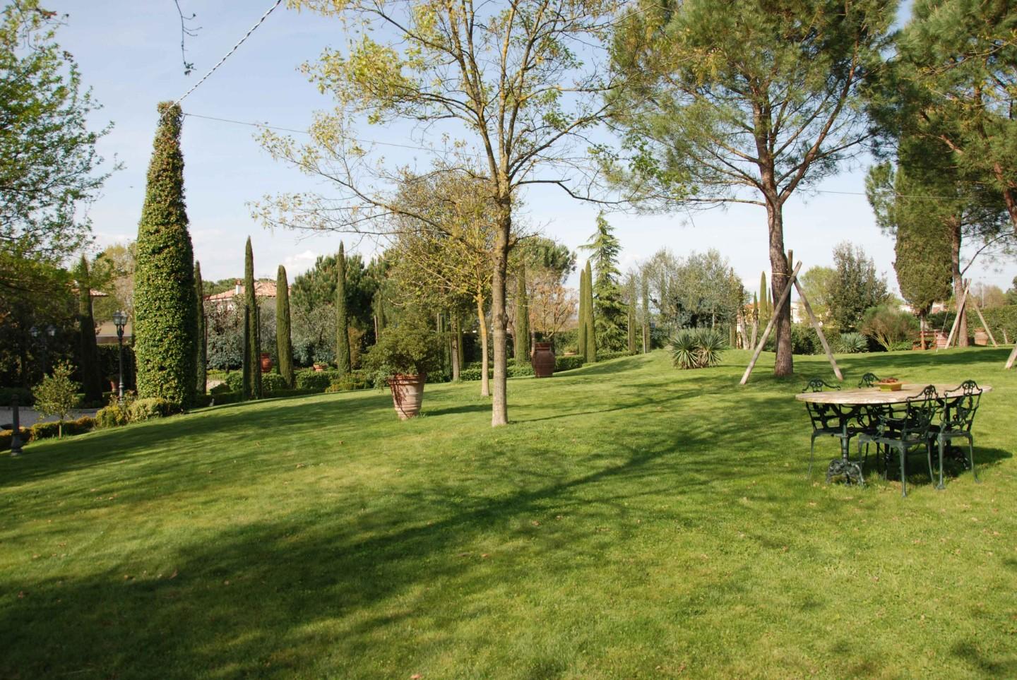 Villa con giardino, Castelfranco di Sotto galleno