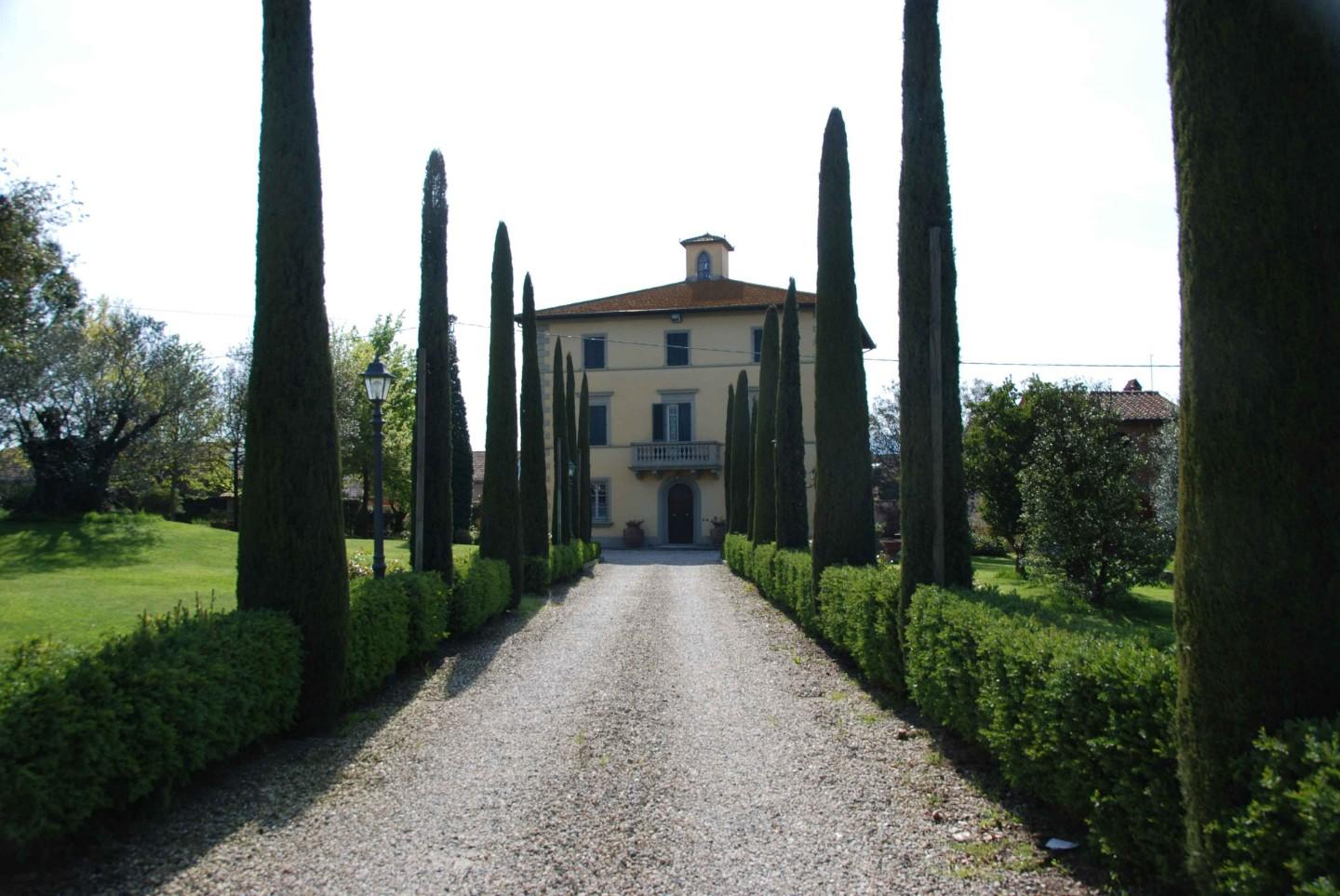 Villa con giardino, Castelfranco di Sotto galleno