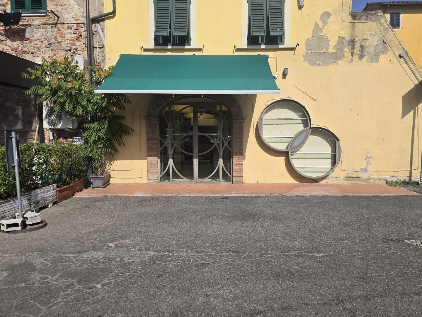 negozio in vendita a Bientina