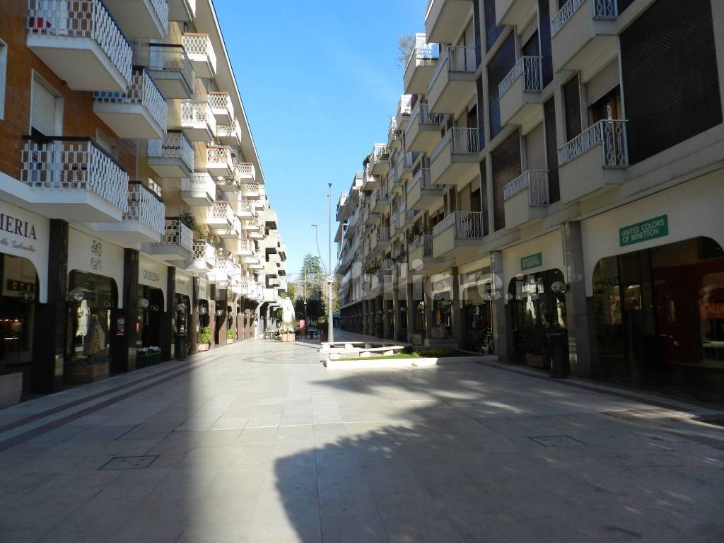 Negozio in affitto a Abano Terme