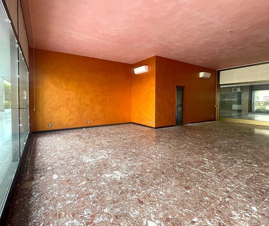 Negozio in vendita a Montegrotto Terme