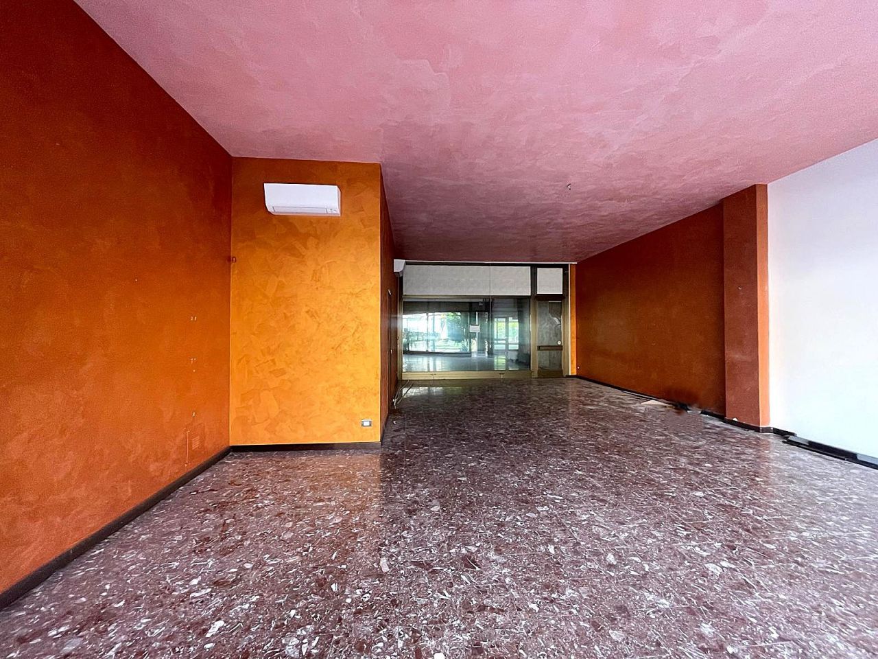 Negozio in vendita a Montegrotto Terme