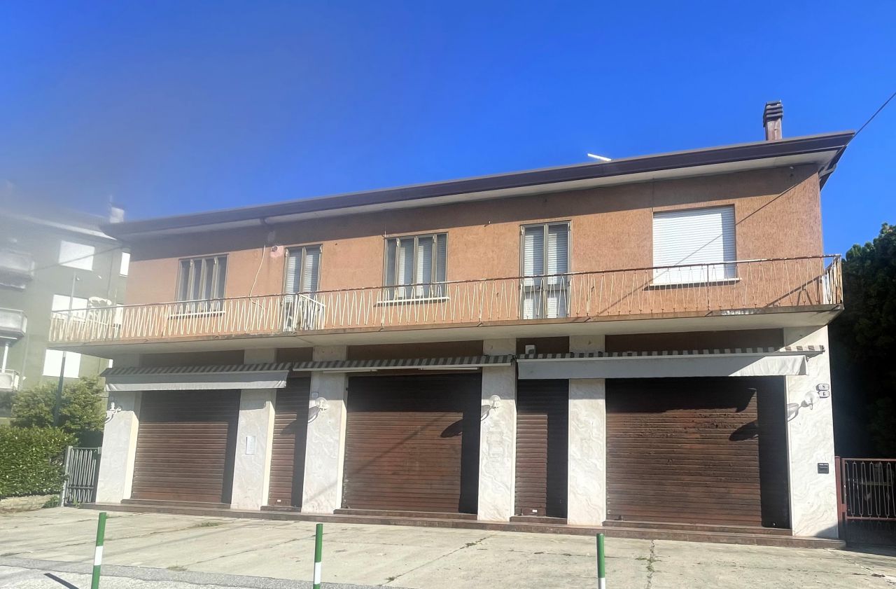 Stabile/Palazzo da ristrutturare a Padova
