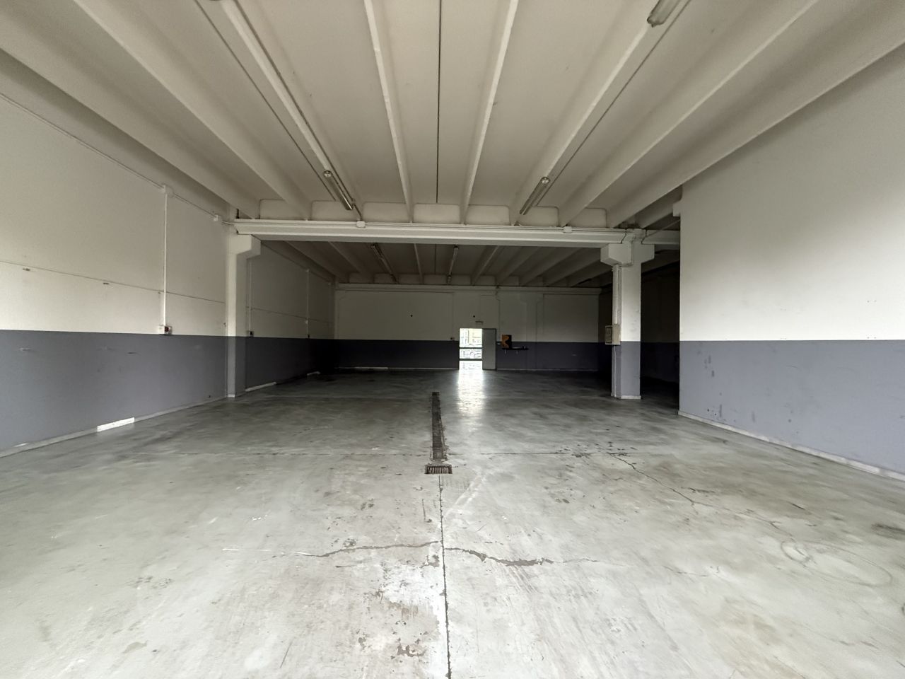 Capannone con giardino a Abano Terme