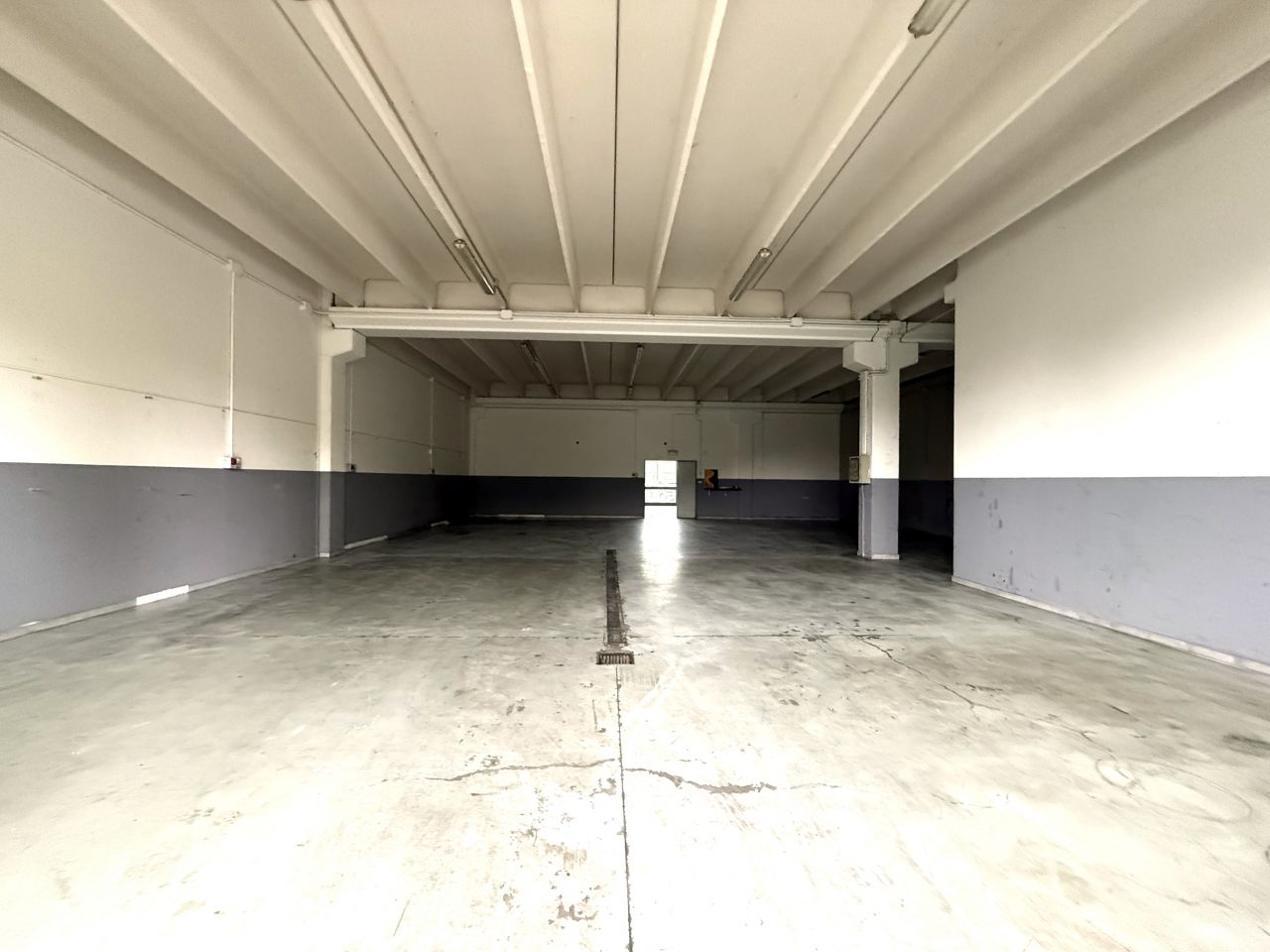 Capannone con giardino a Abano Terme