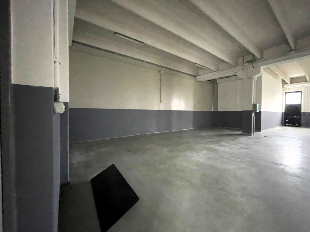 Capannone con giardino a Abano Terme