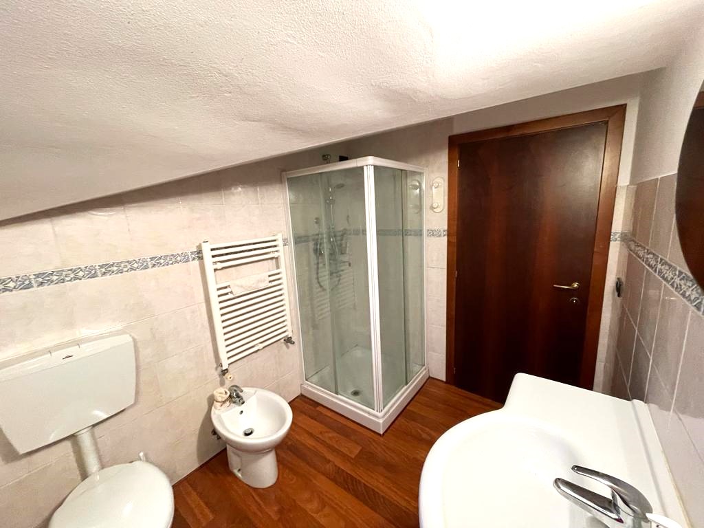 Trilocale arredato in affitto a Torreglia