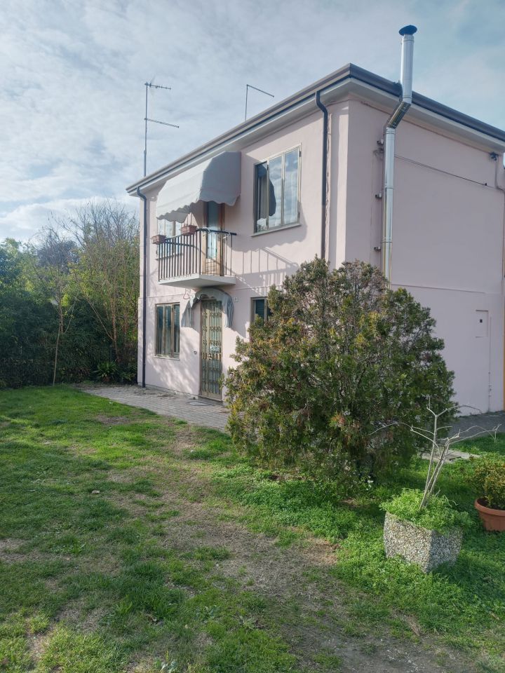 Casa indipendente in affitto a Battaglia Terme