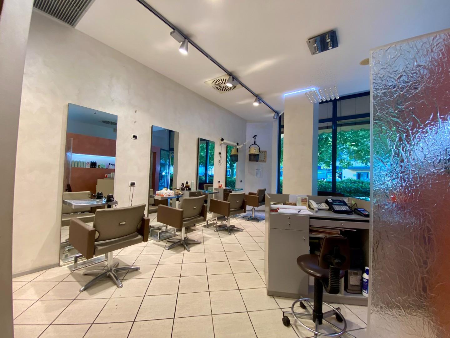 Negozio in vendita a Prato