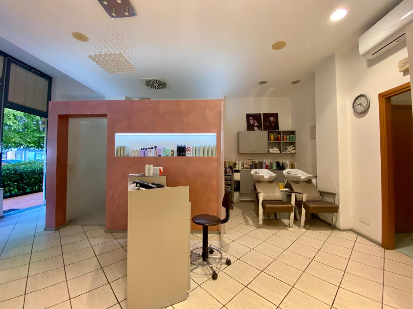 Negozio in vendita a Prato