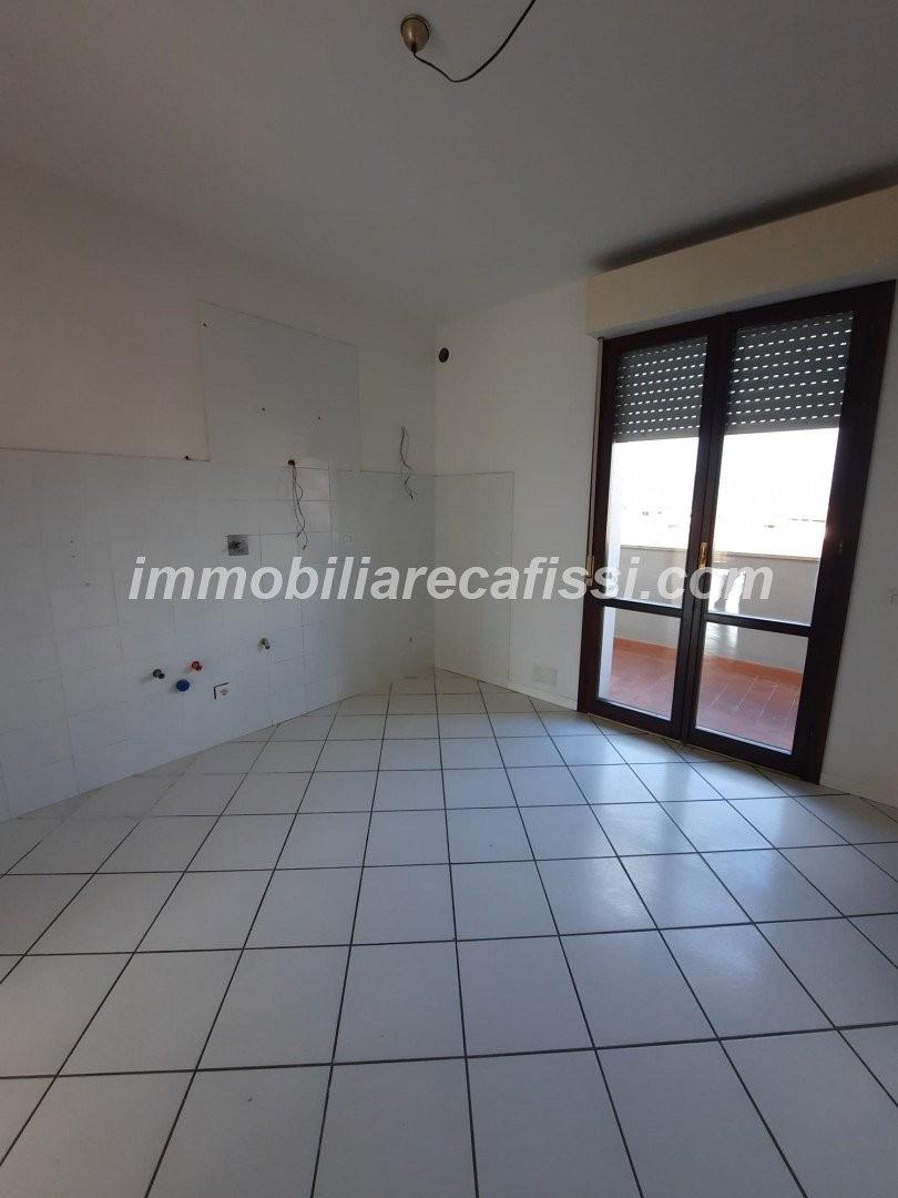 Appartamento con terrazzi, Carmignano seano