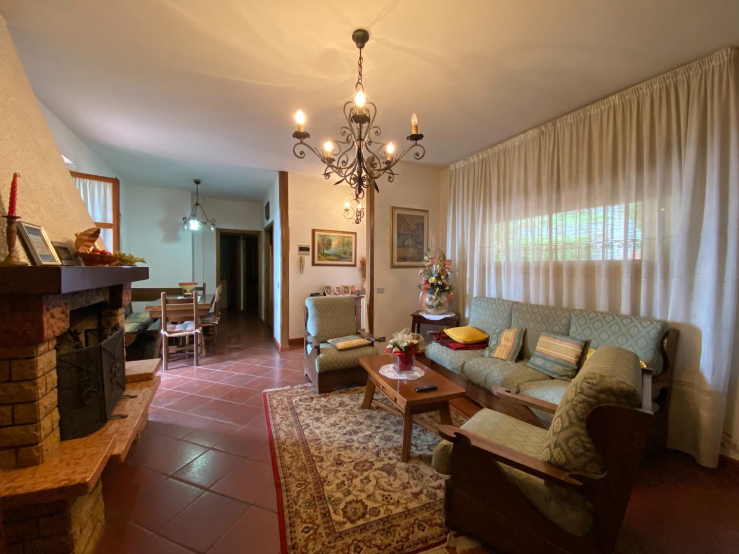 Villa Bifamiliare con giardino a Carmignano