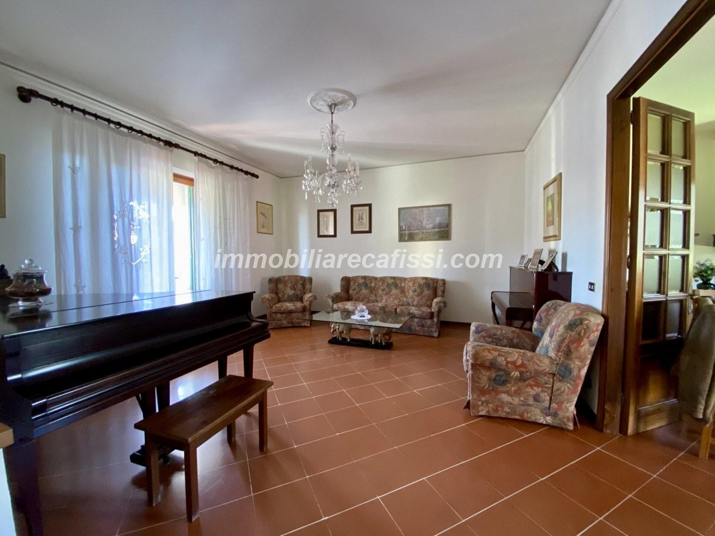 Villa Bifamiliare con giardino, Carmignano seano