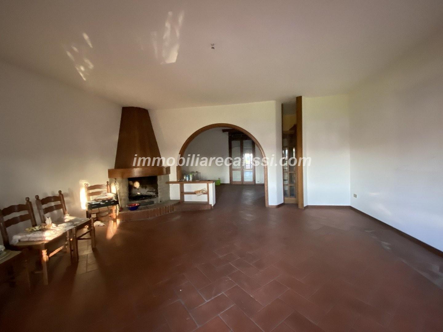 Casa indipendente con terrazzi, Prato fontanelle