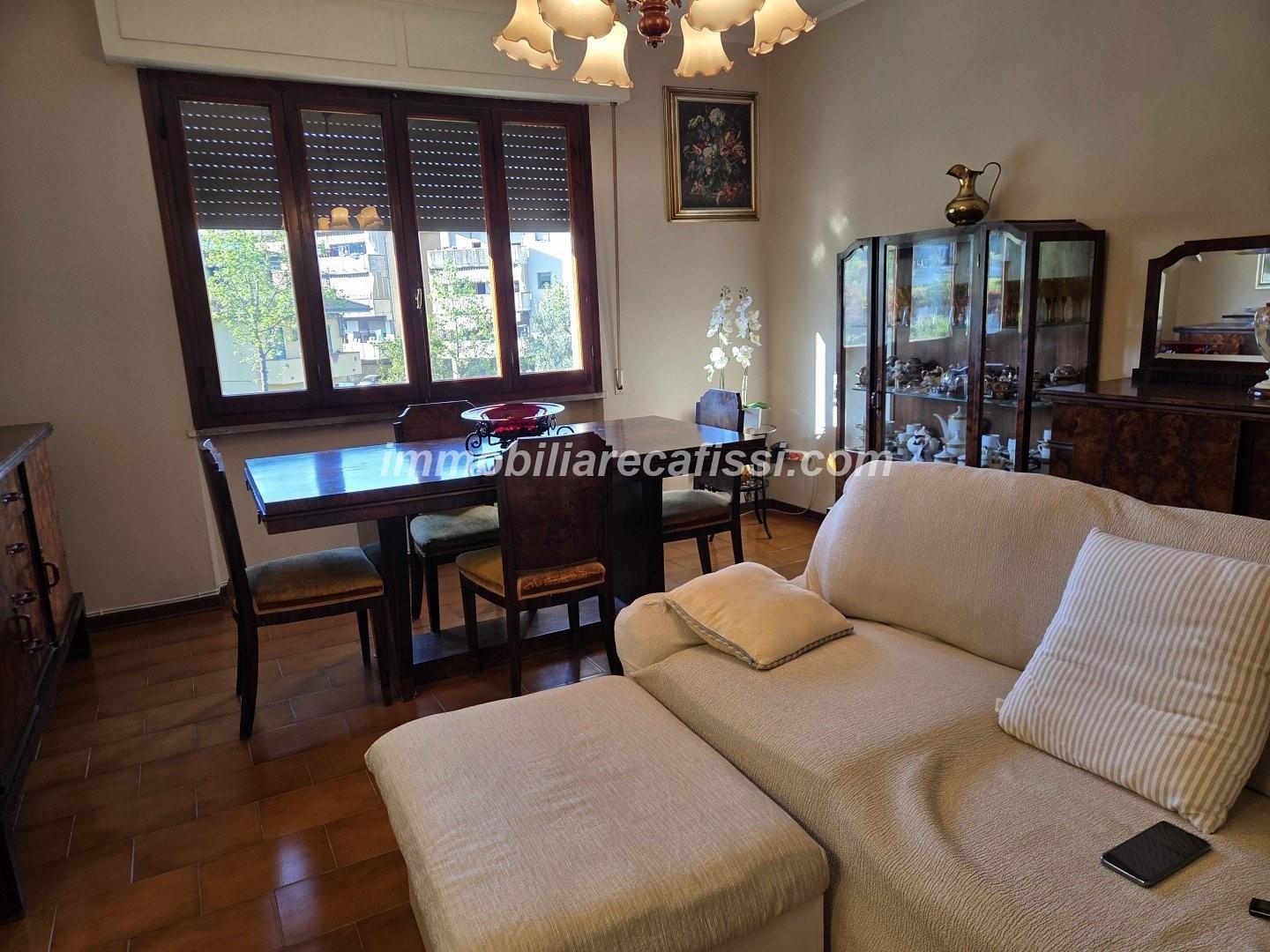 Stabile/Palazzo con terrazzi a Poggio a Caiano