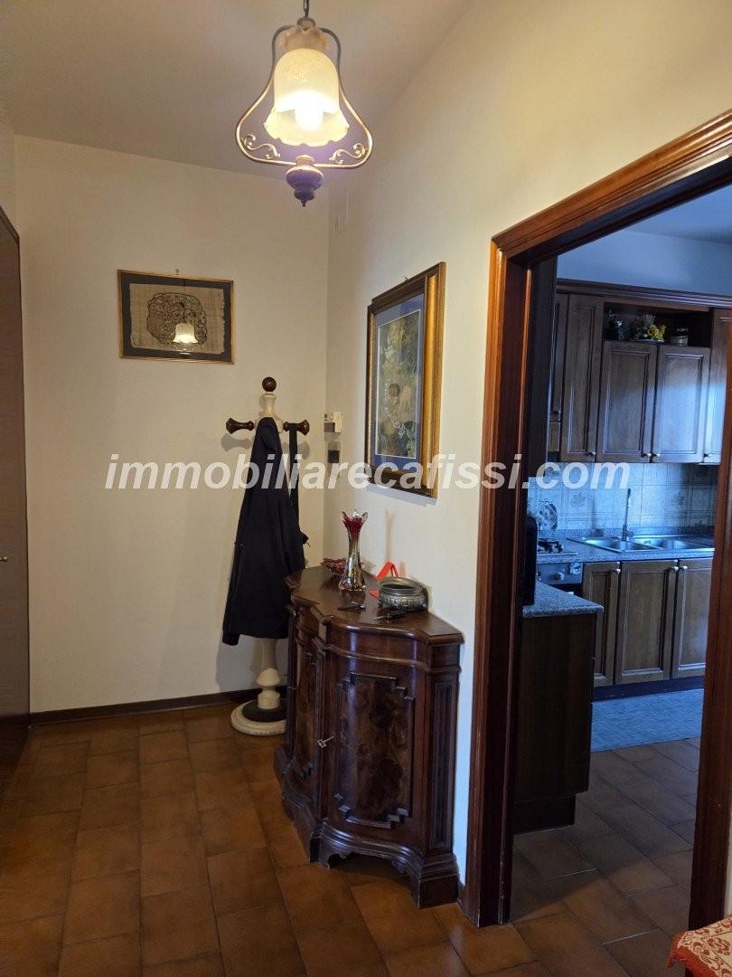 Stabile/Palazzo con terrazzi a Poggio a Caiano