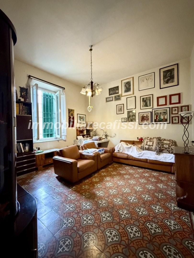 Casa indipendente con terrazzo, Prato i ciliani