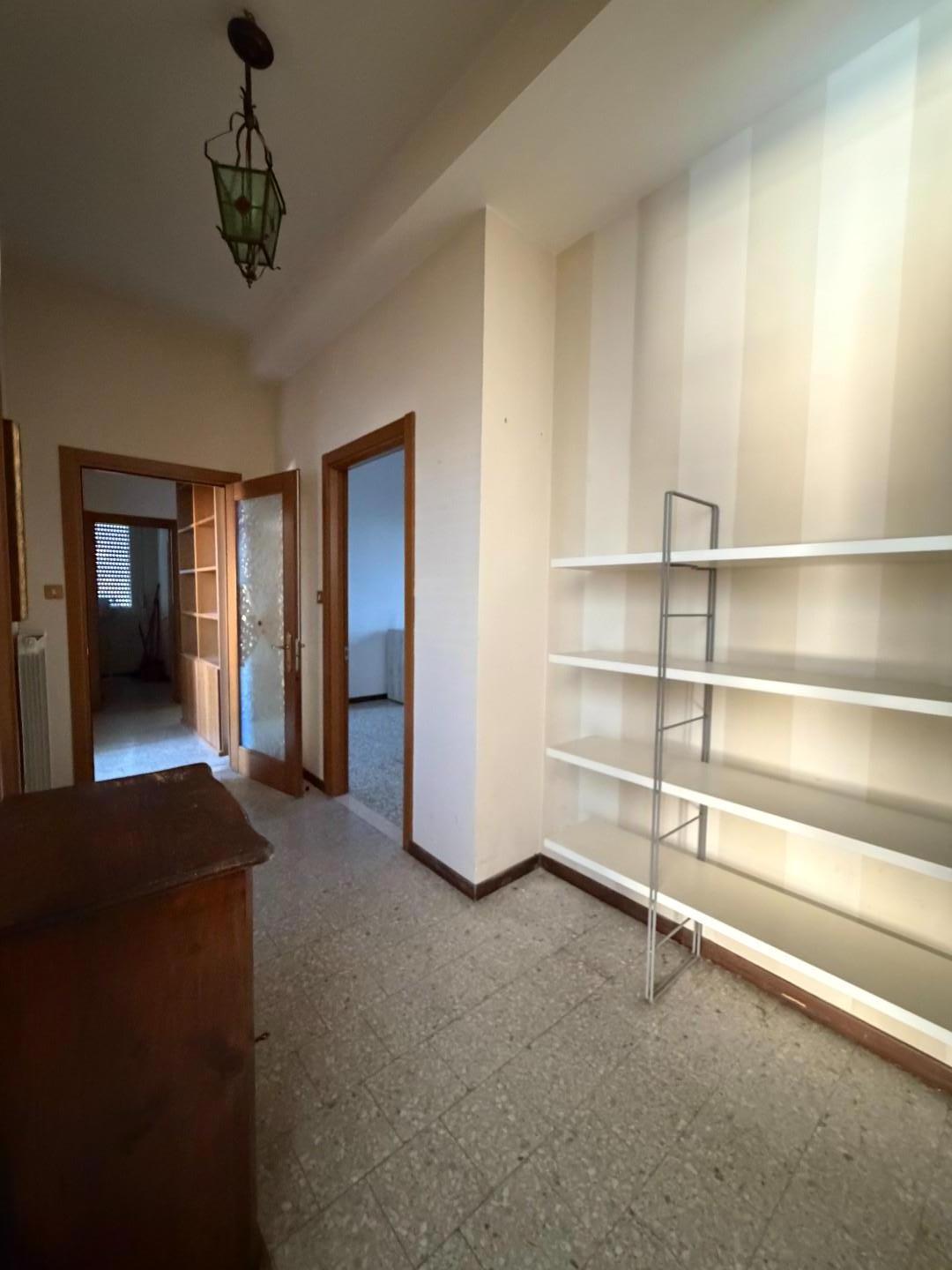Quadrilocale arredato in affitto, Prato mezzana