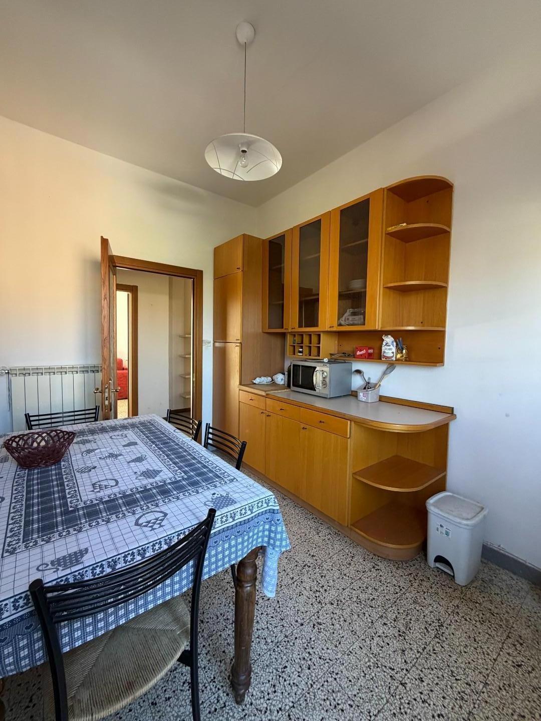 Quadrilocale arredato in affitto, Prato mezzana
