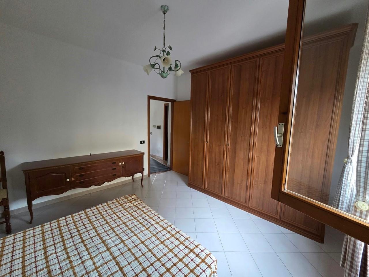 Trilocale arredato in affitto, Carmignano seano