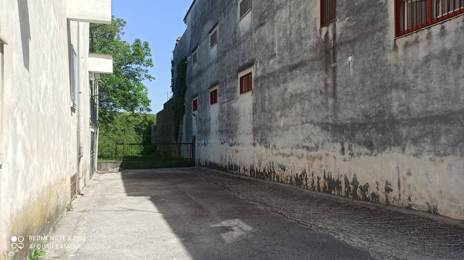 Locale commerciale in vendita a Pomigliano d'Arco