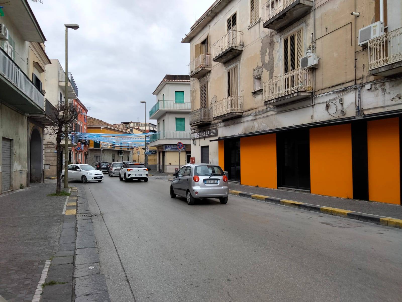 Locale commerciale in vendita a Pomigliano d'Arco