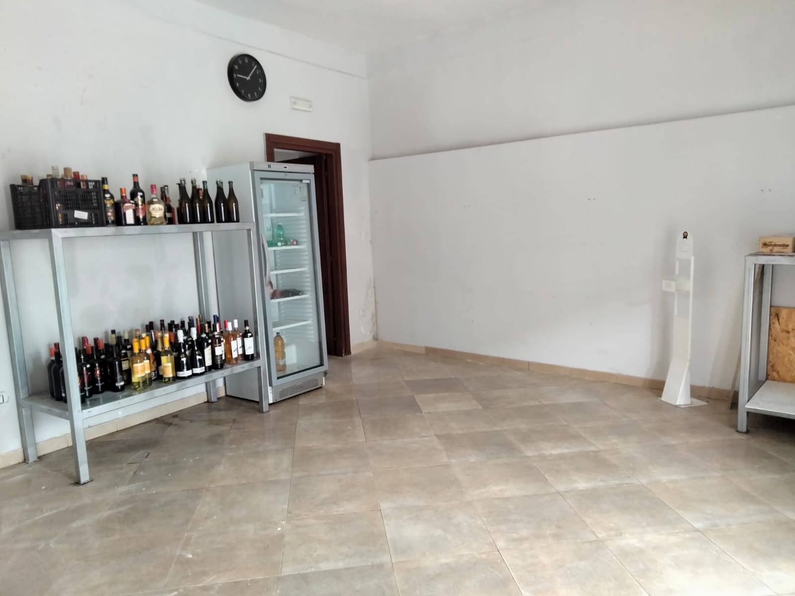 Locale commerciale in vendita a Pomigliano d'Arco