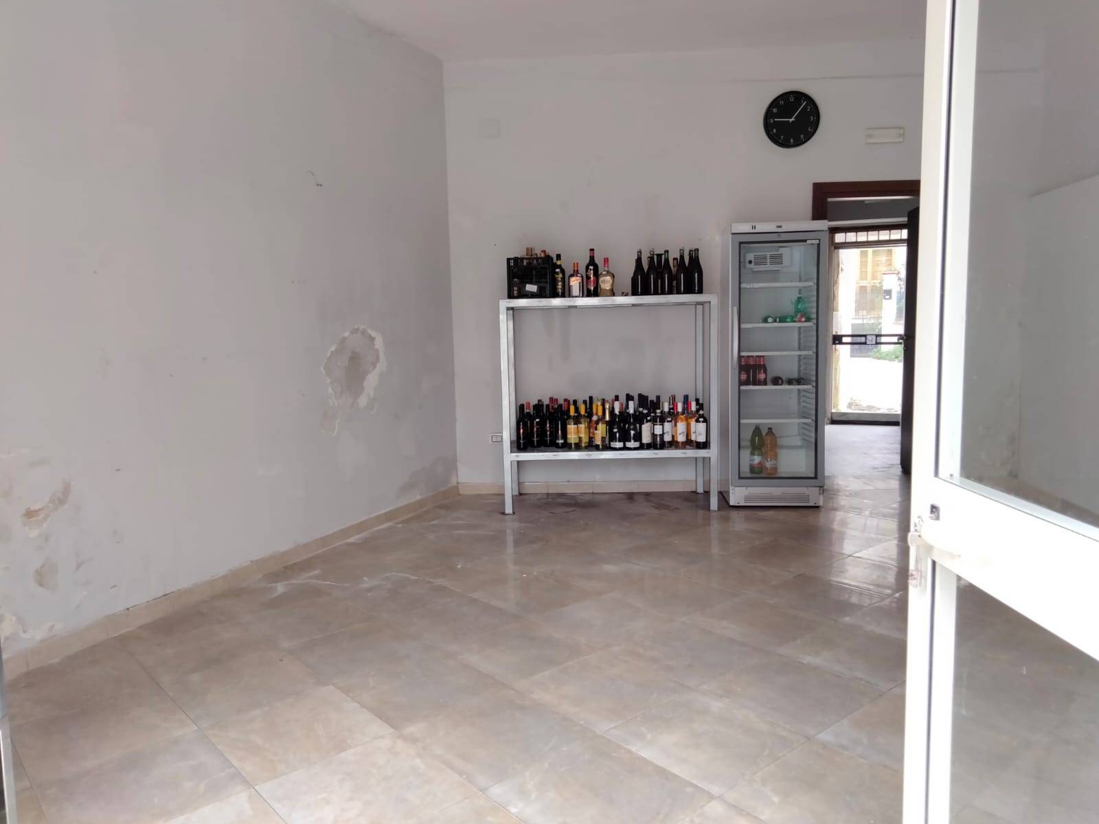 Locale commerciale in vendita a Pomigliano d'Arco