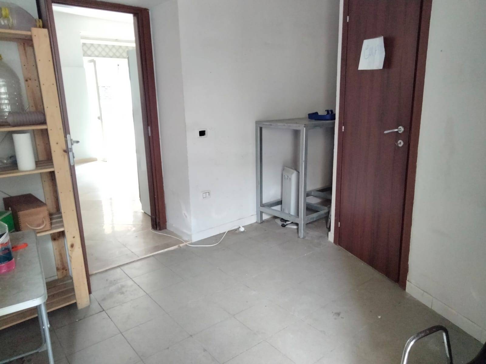 Locale commerciale in vendita a Pomigliano d'Arco