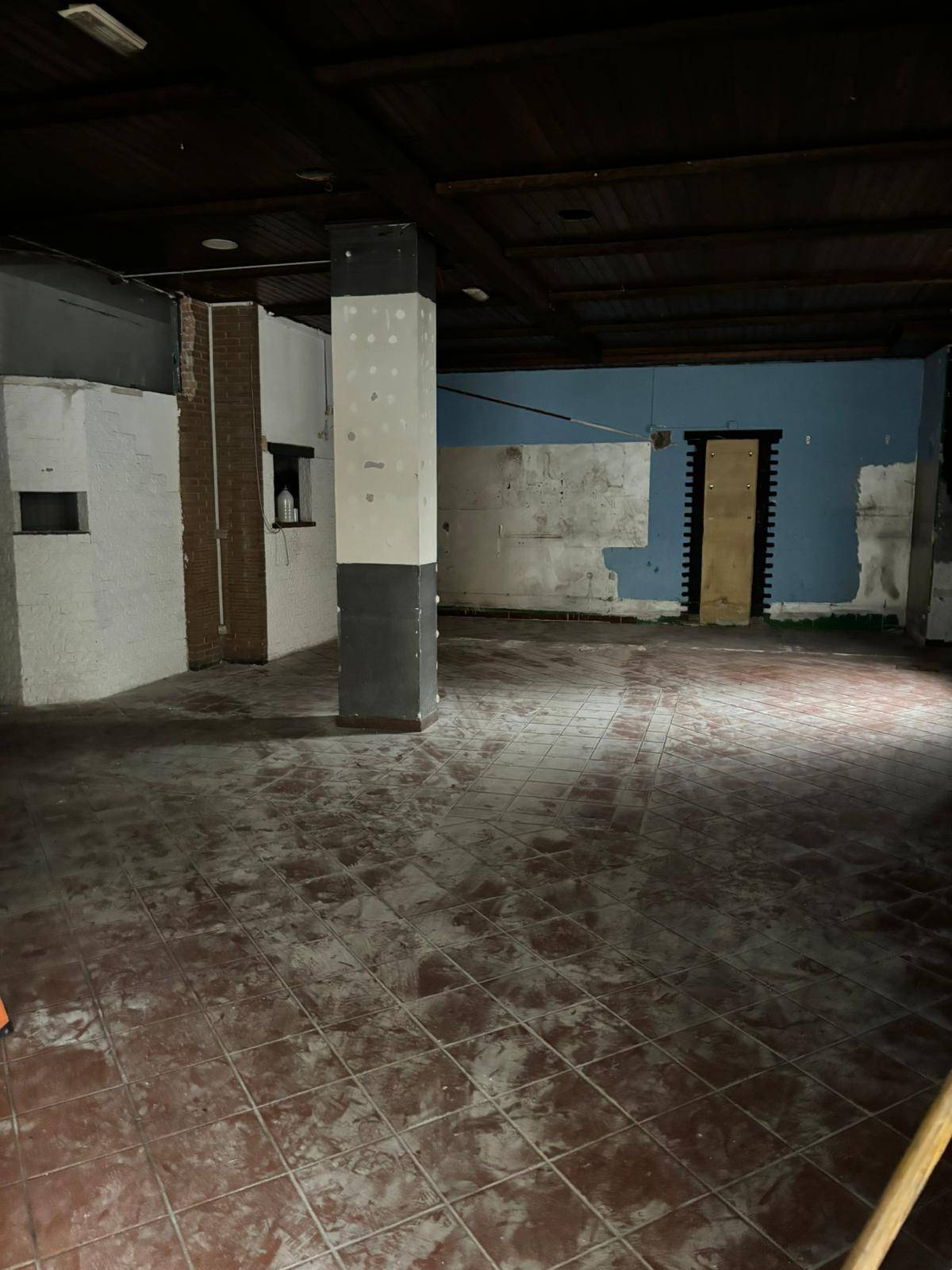 Locale commerciale in affitto a Casalnuovo di Napoli