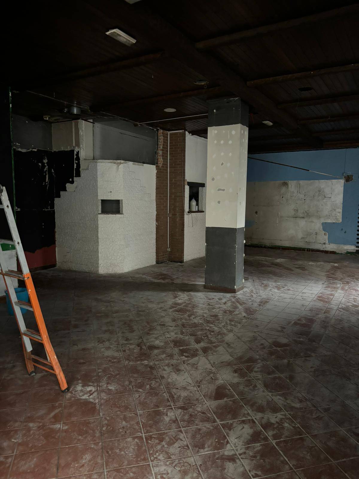 Locale commerciale in affitto a Casalnuovo di Napoli