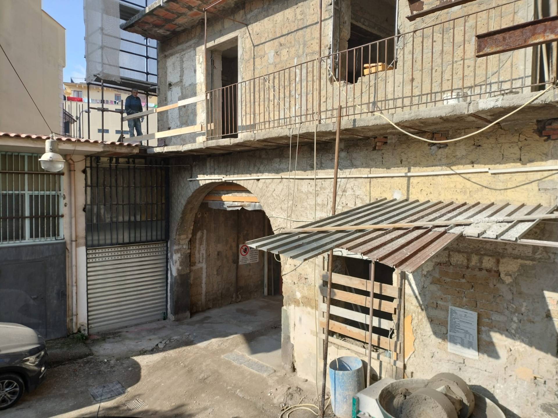 edificio in vendita a Pomigliano d'Arco