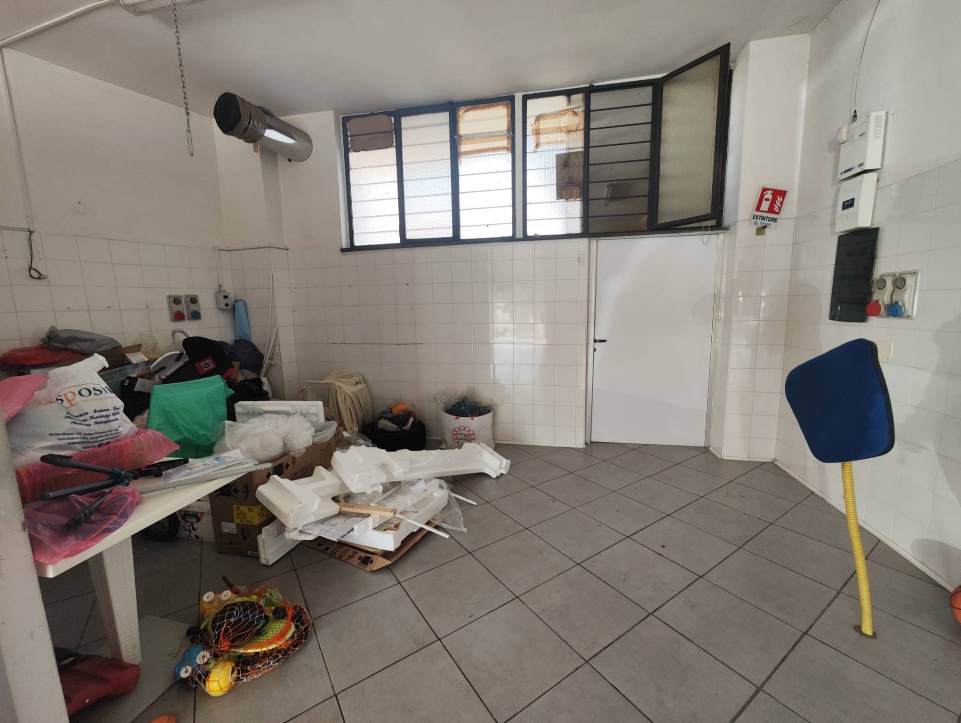 Locale commerciale in affitto a Sant'Anastasia