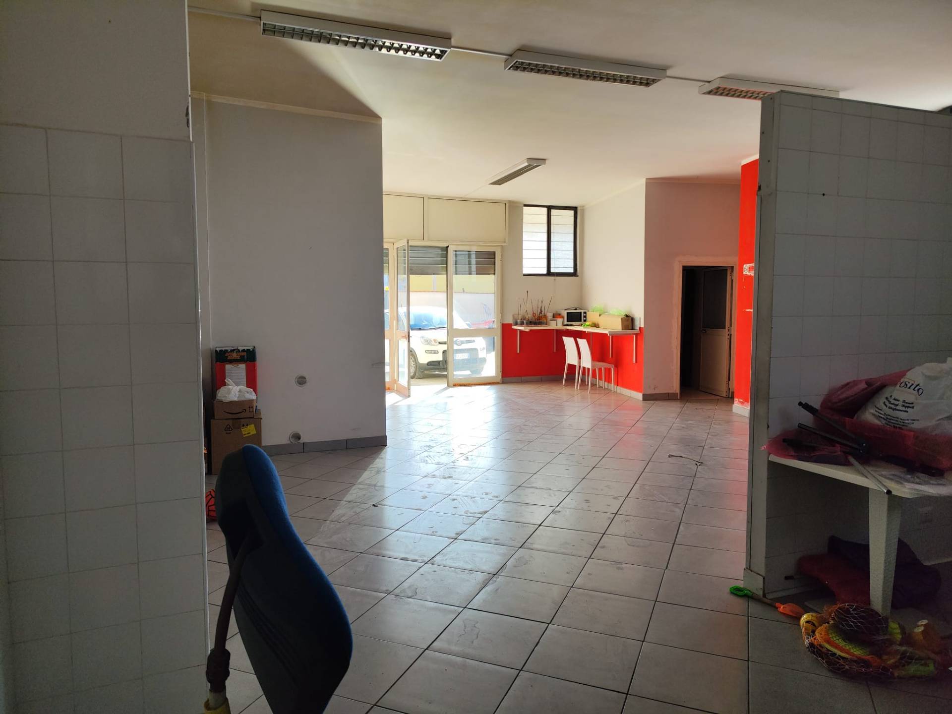 Locale commerciale in affitto a Sant'Anastasia