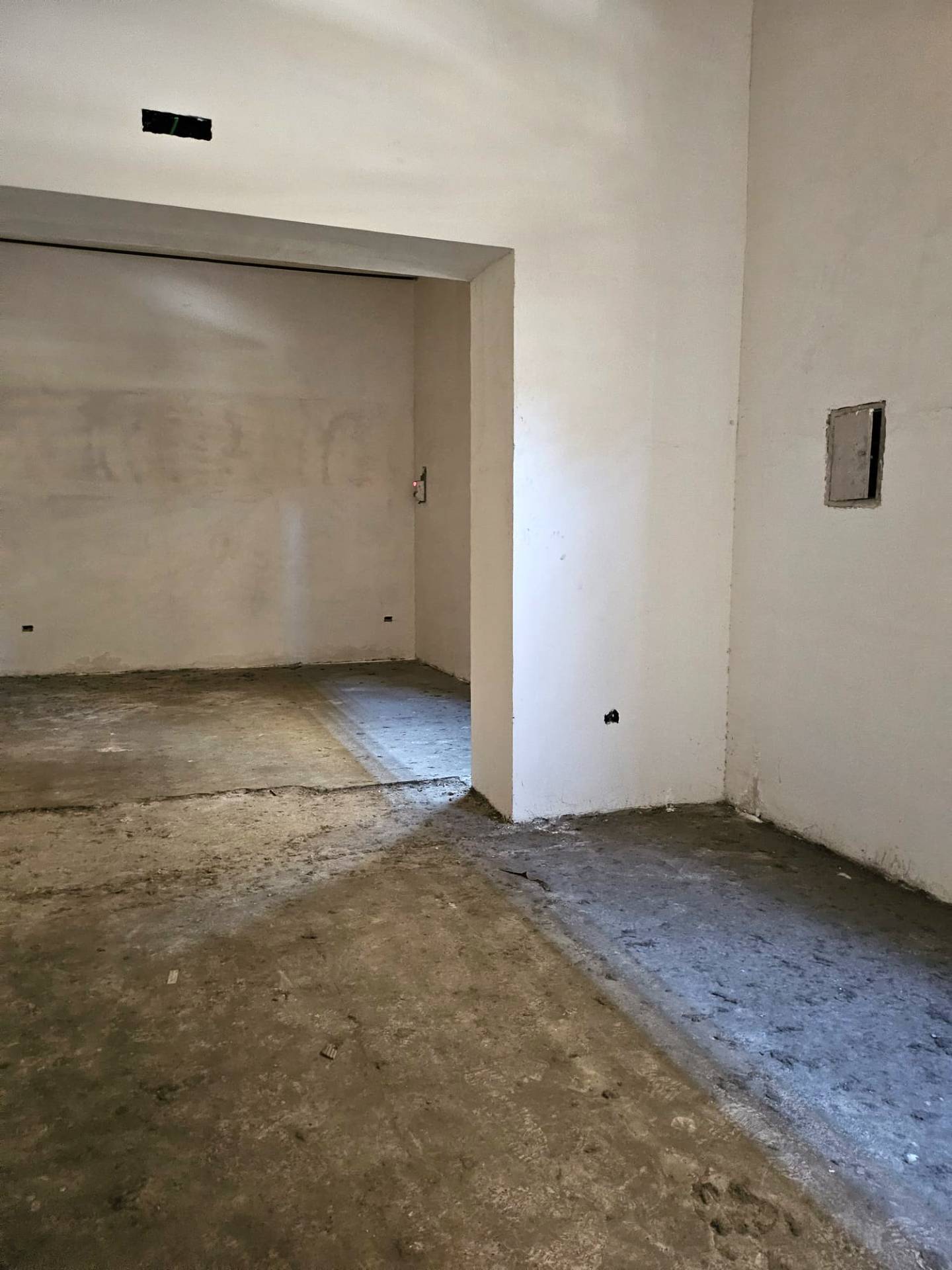 locale commerciale in affitto a Pomigliano d'Arco