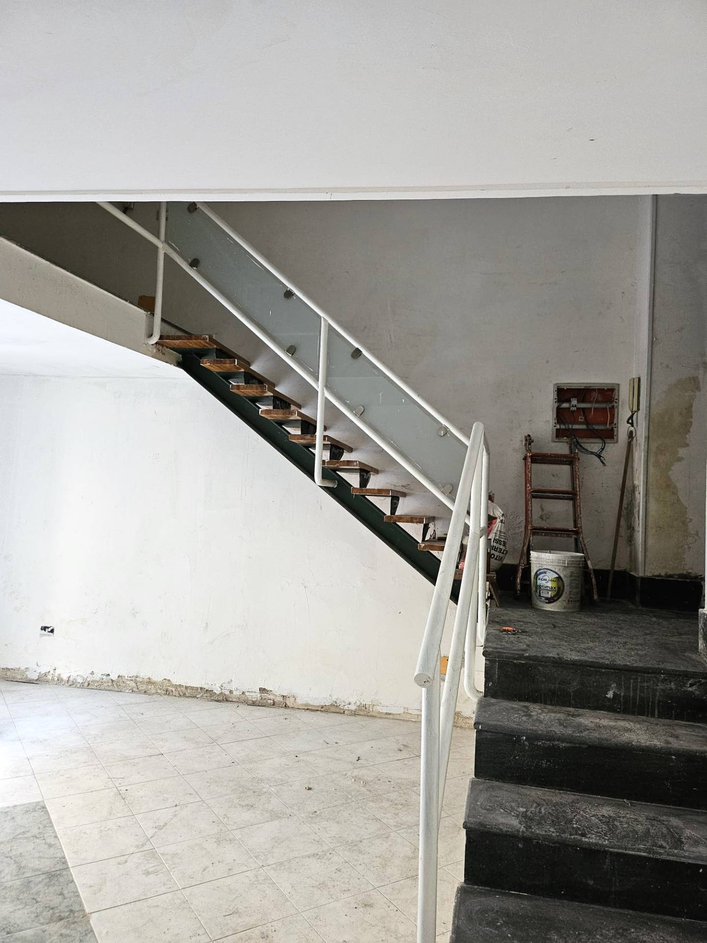 locale commerciale in affitto a Pomigliano d'Arco