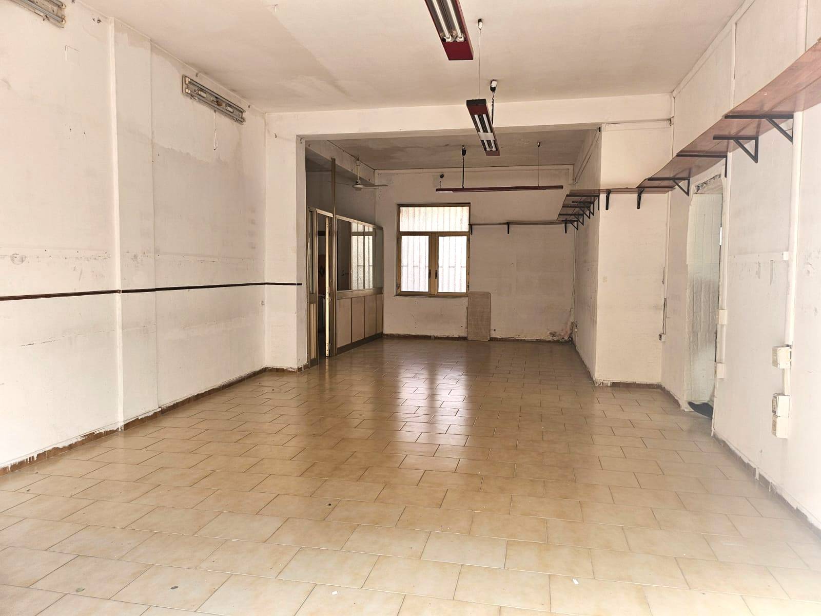 locale commerciale in affitto a Pomigliano d'Arco