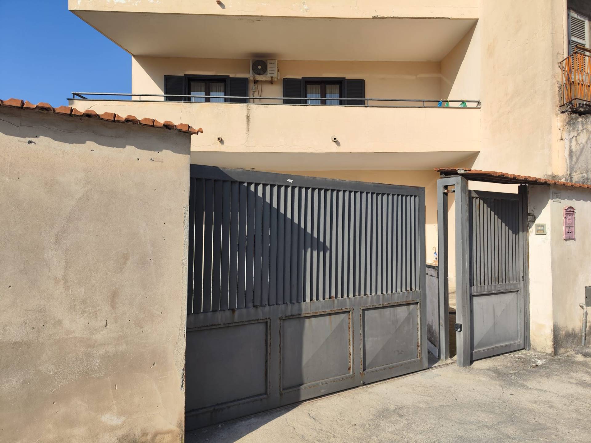 Locale commerciale in affitto a Sant'Anastasia