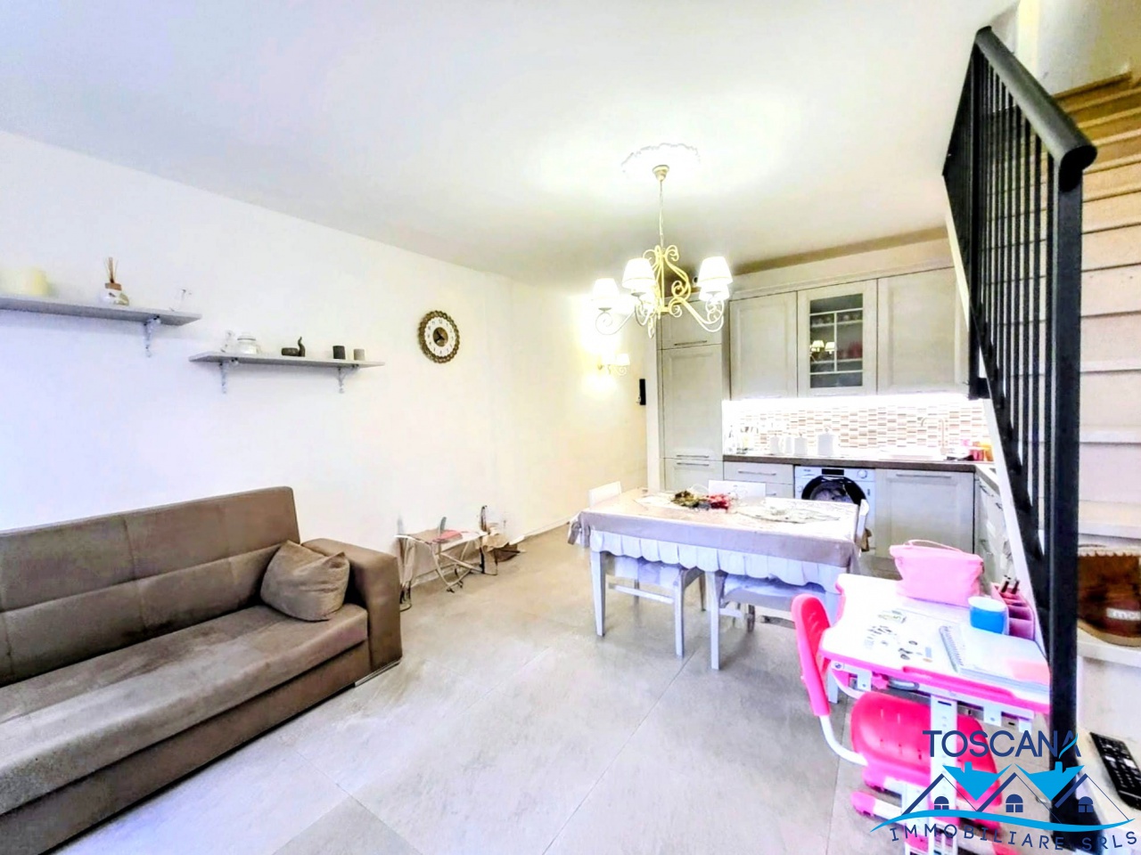 Trilocale con terrazzo a Firenze