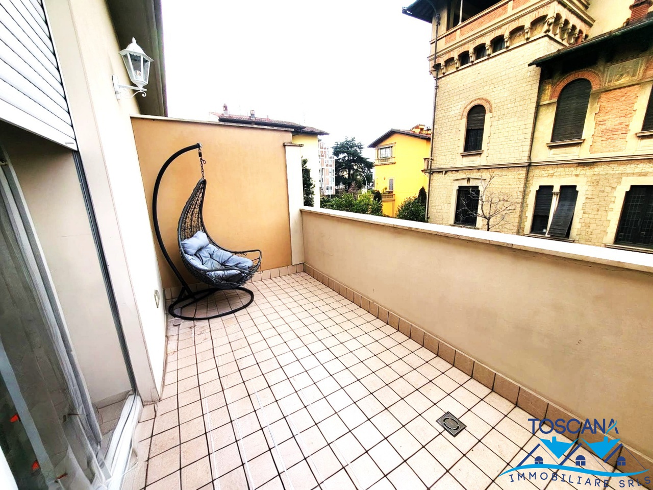 Trilocale con terrazzo a Firenze
