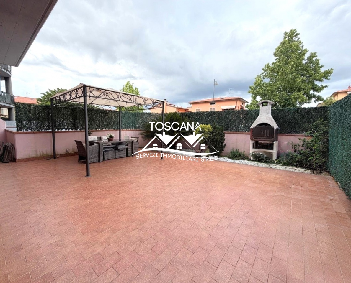 Trilocale con giardino a Campi Bisenzio