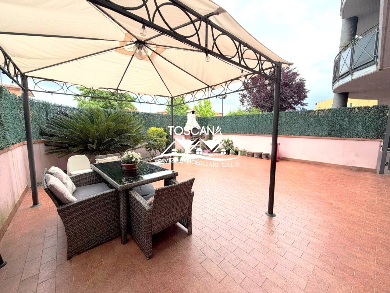Trilocale con giardino a Campi Bisenzio