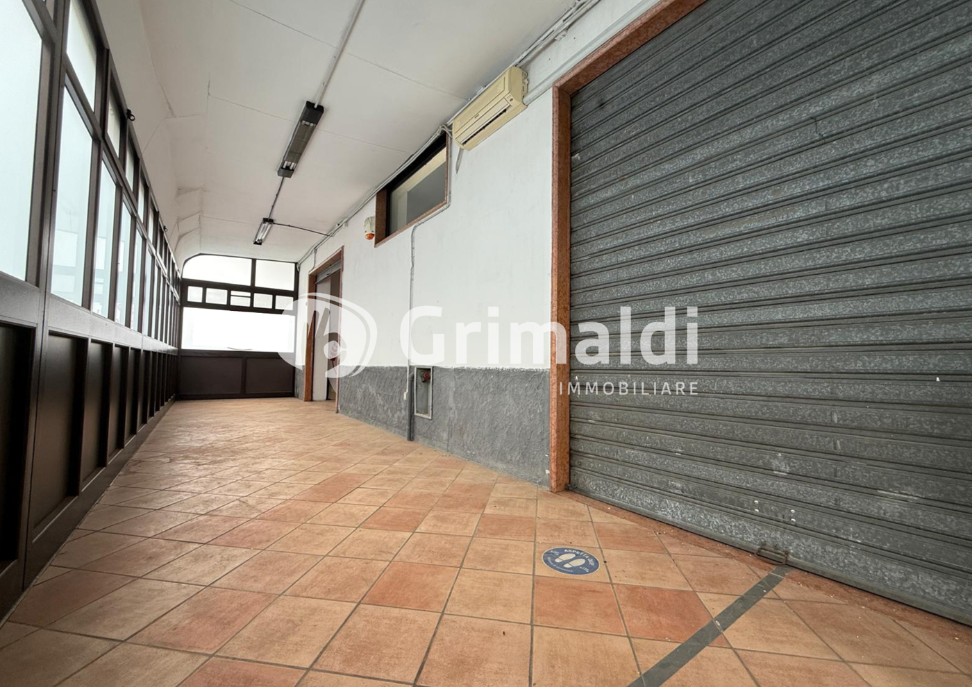 Negozio in affitto a Pontecagnano Faiano